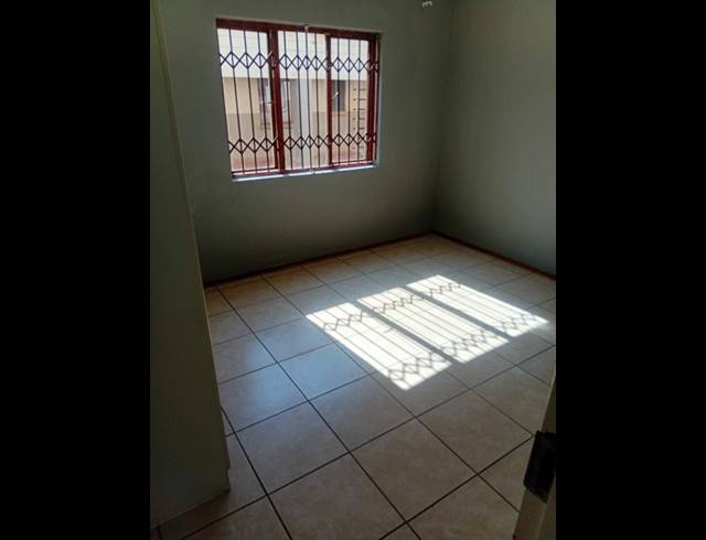 2 BEDROOM PROPERTY TO RENT IN HESTEAPARK